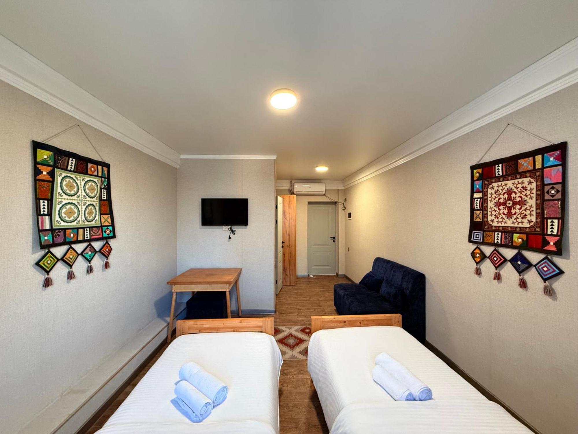 Salamat Hotel Bisjkek Eksteriør bilde
