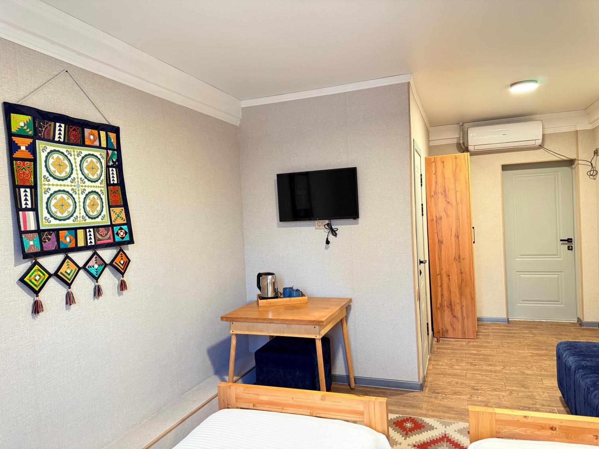 Salamat Hotel Bisjkek Eksteriør bilde