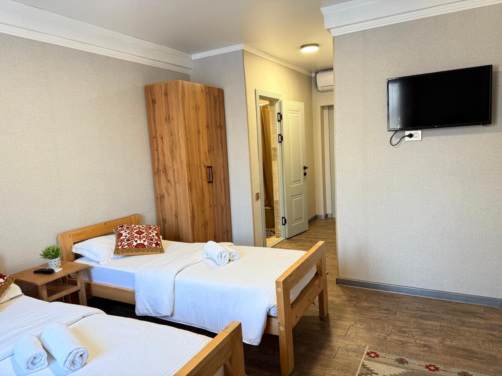 Salamat Hotel Bisjkek Eksteriør bilde