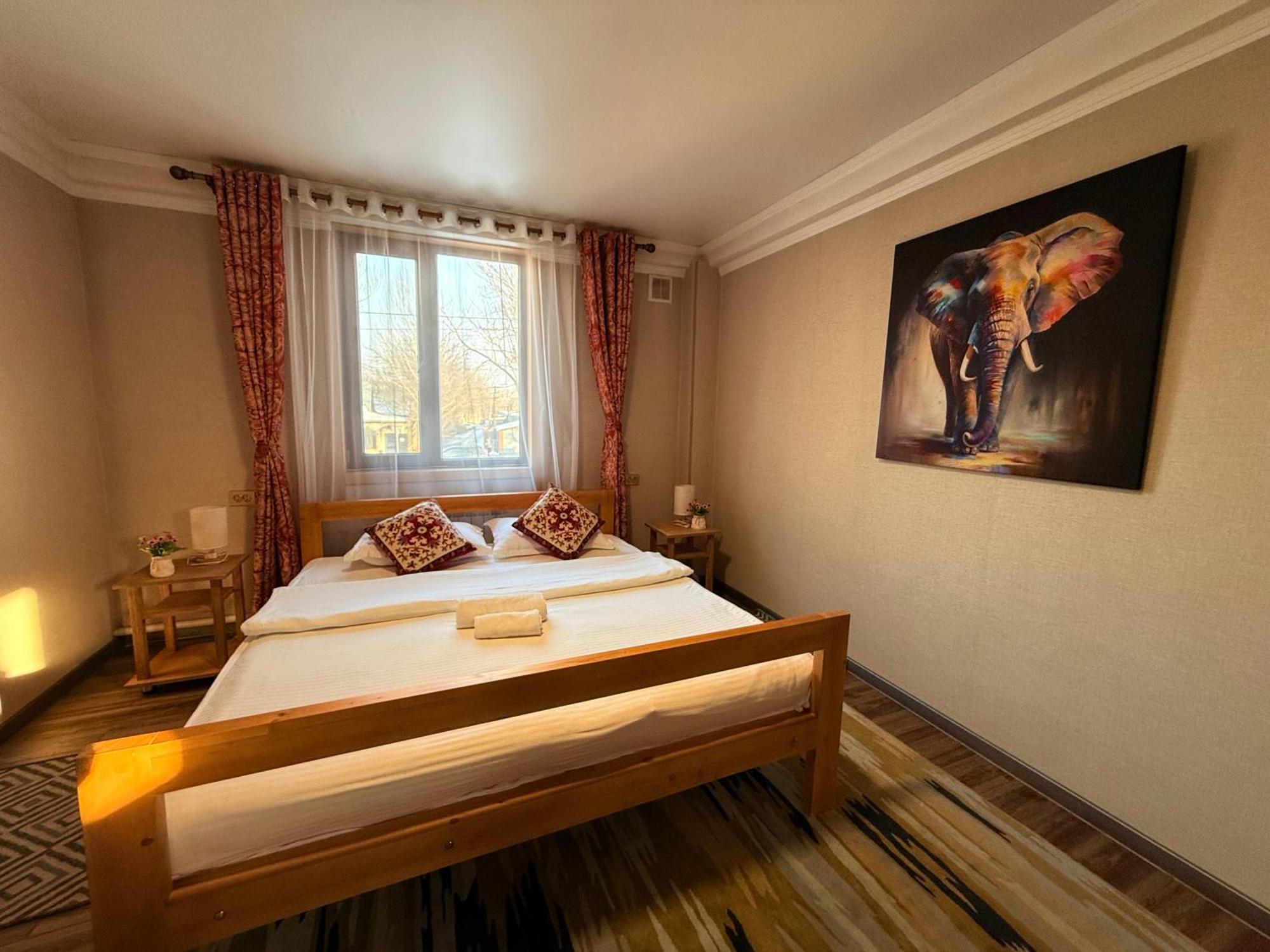 Salamat Hotel Bisjkek Eksteriør bilde