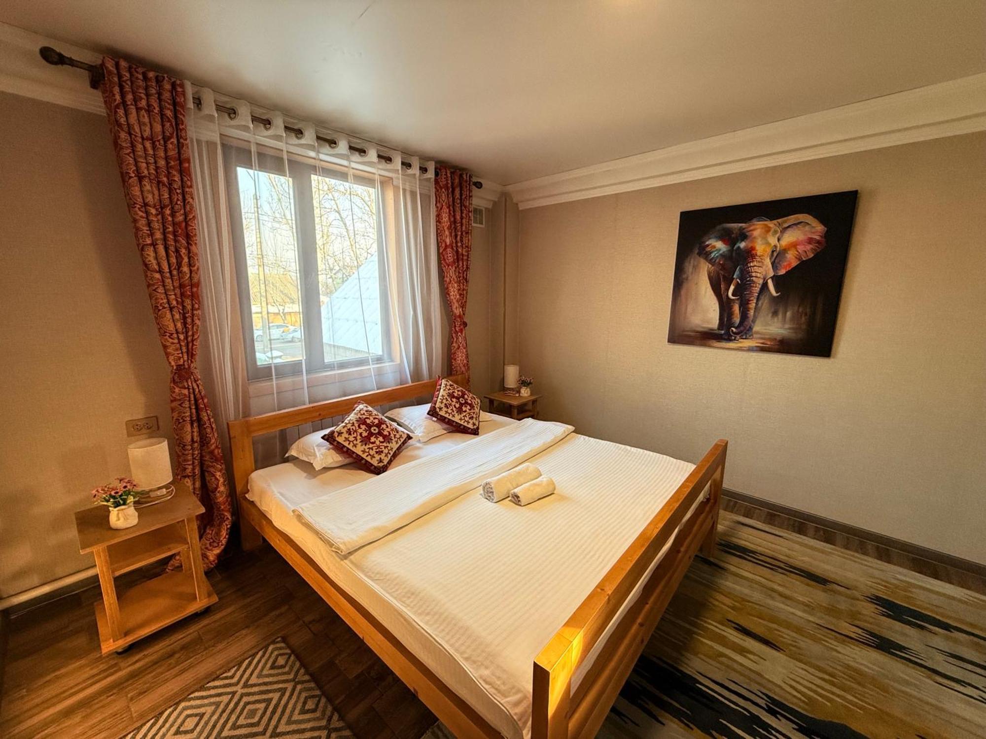 Salamat Hotel Bisjkek Eksteriør bilde